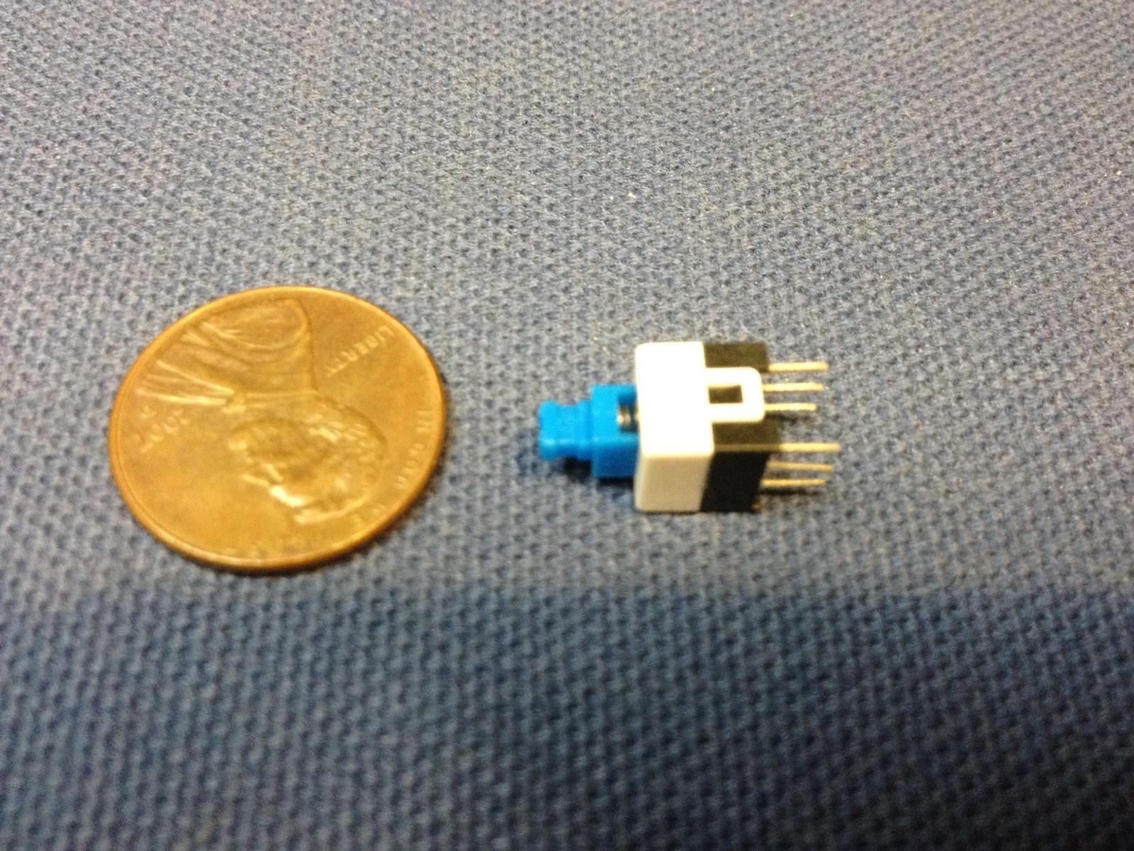 5 X (6 PIN) Latching 7x7mm Mini Tactile Push Button Switch On-Off DIP c14 STAMP