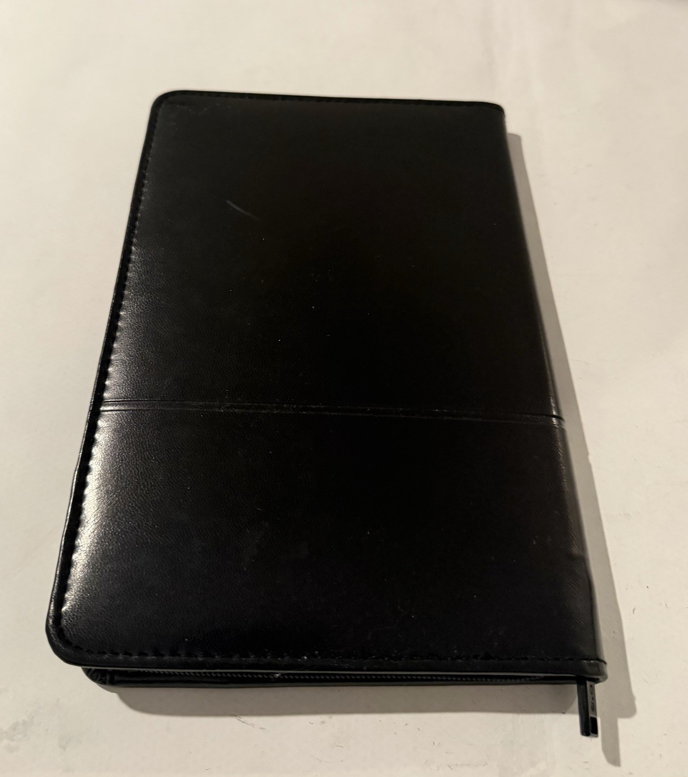 Leed’s AG1 6337 Pocket Daily Planner, Faux Leather Zip Case 2021