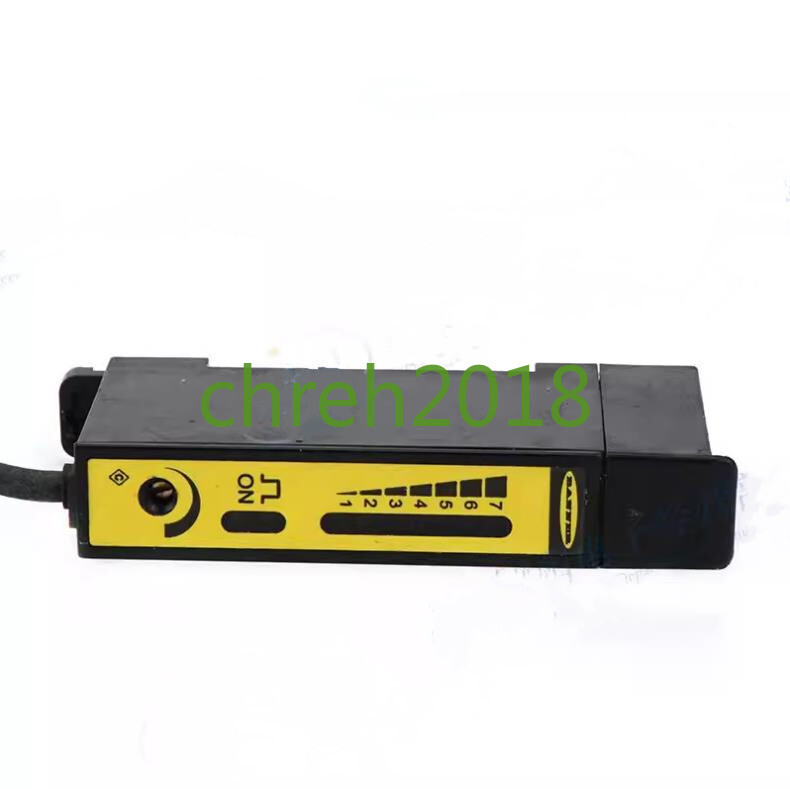 D12SP6FPQ 1PCS New in Box BANNER Fiber Optic Amplifier Sensor One-year Warranty