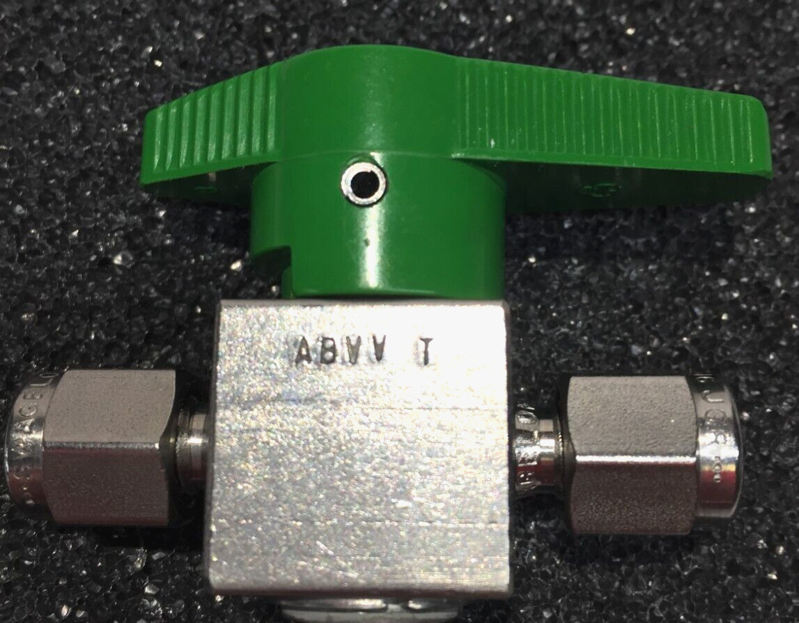 NUPRO SS-2P4T 1/4″ 2 WAY BALL VALVE QUARTER TURN NEW