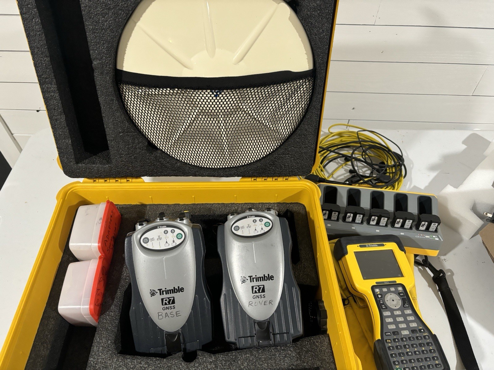Trimble GPS Zephyr Geodetic GNSS MODEL 2 & (2) R7 GNSS + TSC2 + Battery Charger