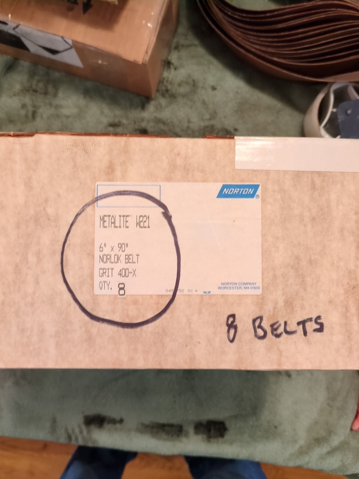 Norton Metalite W221 Box of 8 belts 6″ X 90″ Norlok Belts Grit 400-X