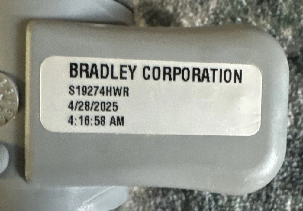 Bradley S19274hd Plumbed Eyewash, Counter Mount, Plumbed, 2 5/12 In H., 4 In W