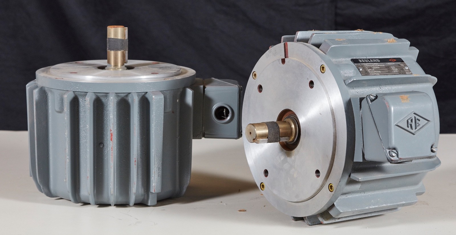 BRAND NEW Reuland Waferthin 4HP 3 Phase 240v 1200 RPM 900 Frame Motors