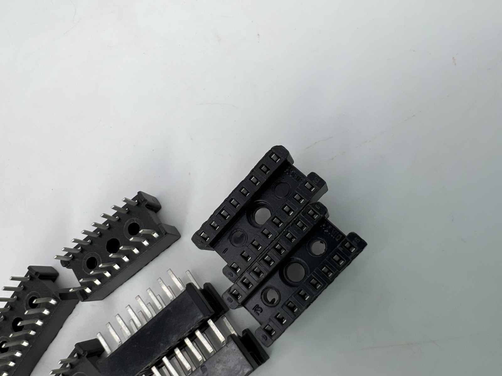 TRW Cinch Connectors 16-Pin DIP IC Sockets L/N 16-DIP Lot of 10