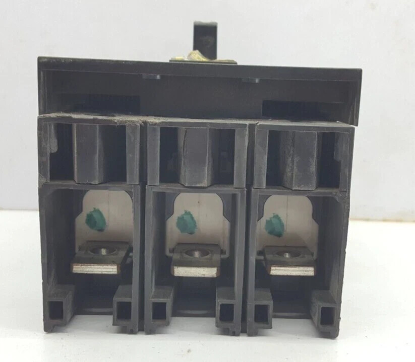 SQUARE D 3 POLE 175 AMPS JDA36175 CIRCUIT BREAEKR JDA
