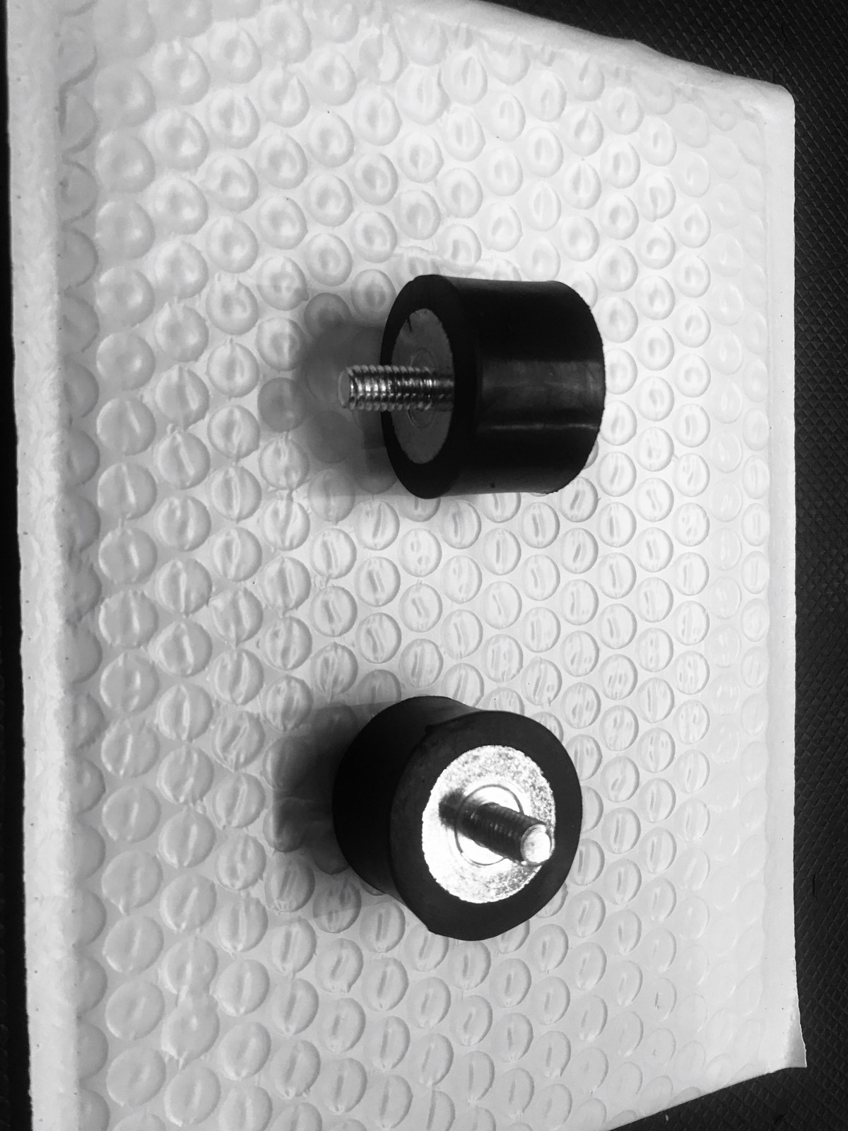 GS-0033 DEVILBISS, BRIGGS GENERATOR PRESSURE WASHER VIBRATION ISOLATOR MOUNT 2PK