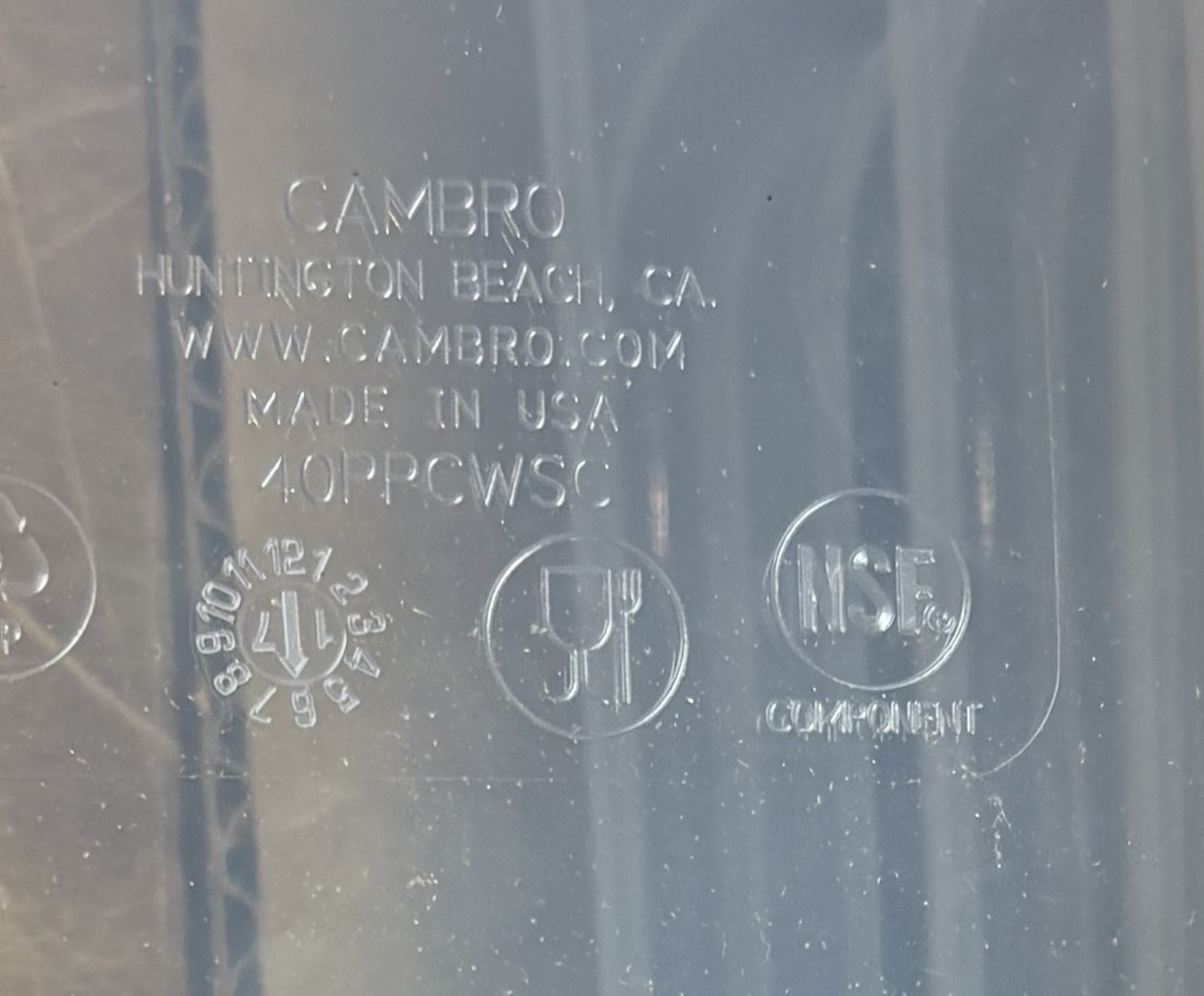 Case of 6 New CAMBRO 40PPCWSC 190 Translucent Seal Cover ¼ size CAMWR