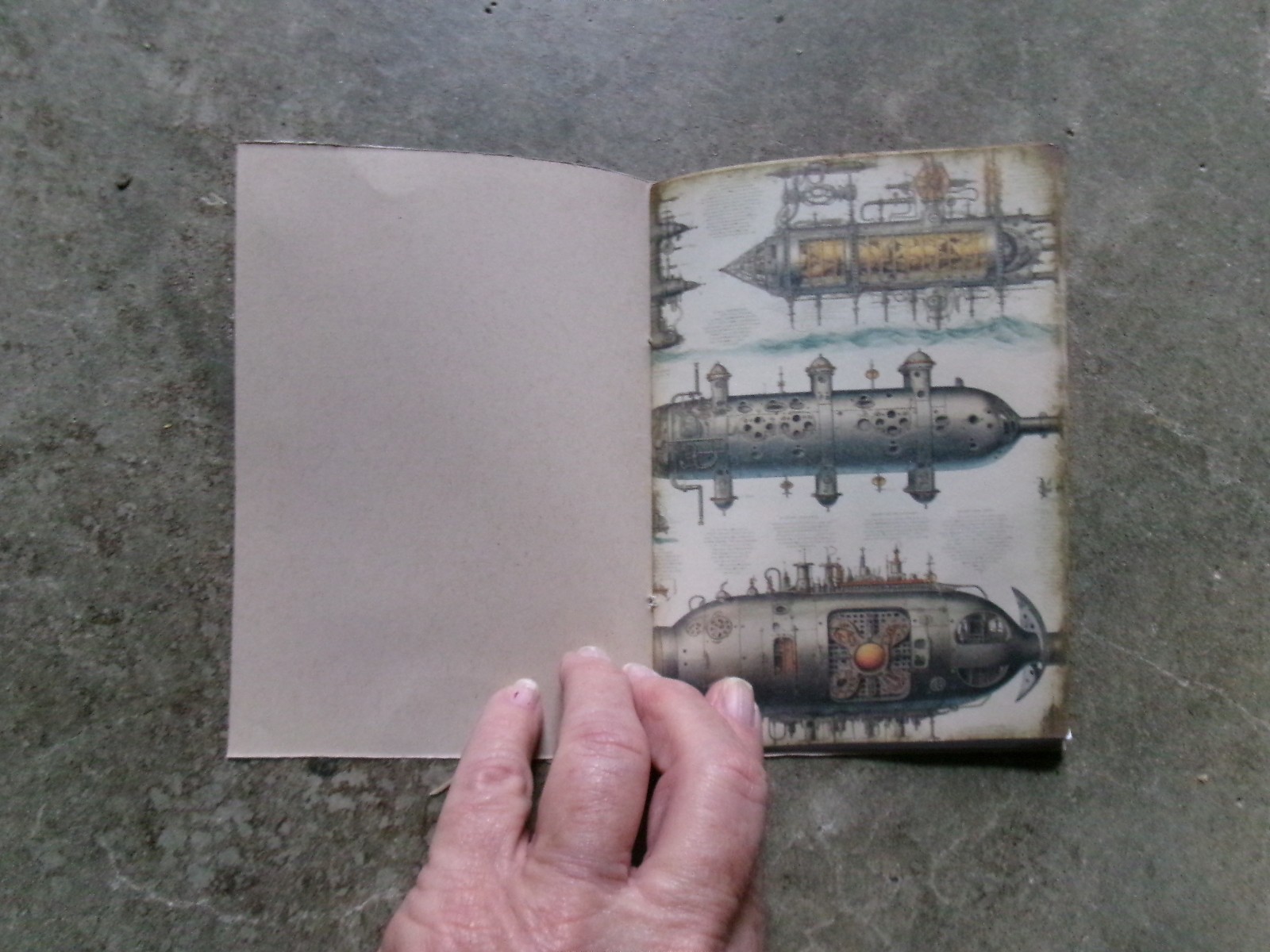 JUNK JOURNAL APPROX. 36 PAGES SIZE APPROX. 4″ X 6″ LOTS OF JOURNALING PLACES Q