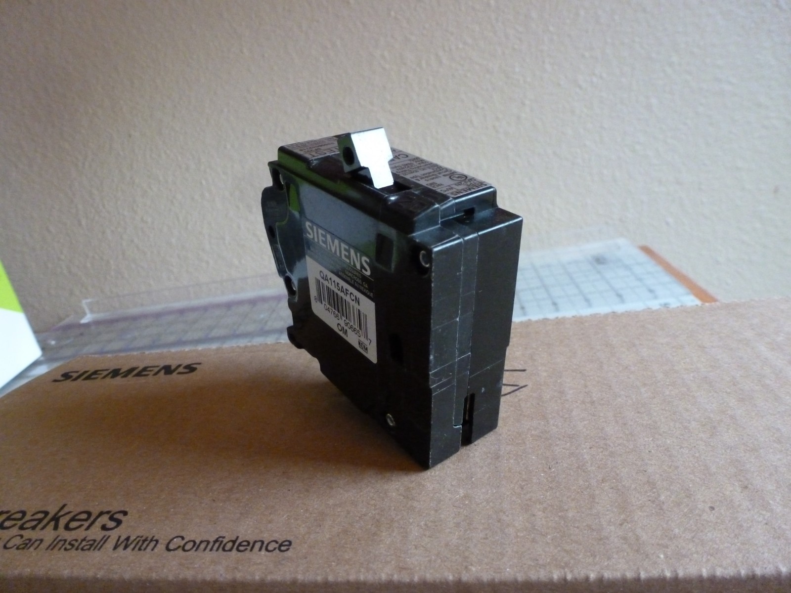 1 – Siemens QA115AFCN Combo AFCI Circuit Breaker – 15A – 120/240V – 10kA – 60Hz
