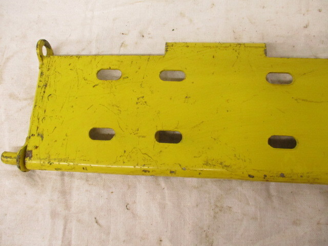 John Deere Hinge (AN30148)