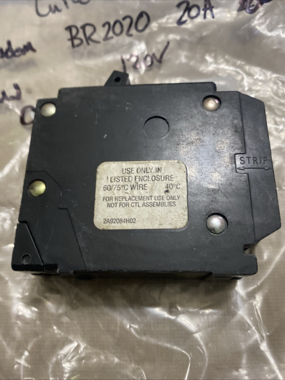(1) NEW Eaton BR2020 20Amp Tandem Circuit Breaker Cutler Hammer