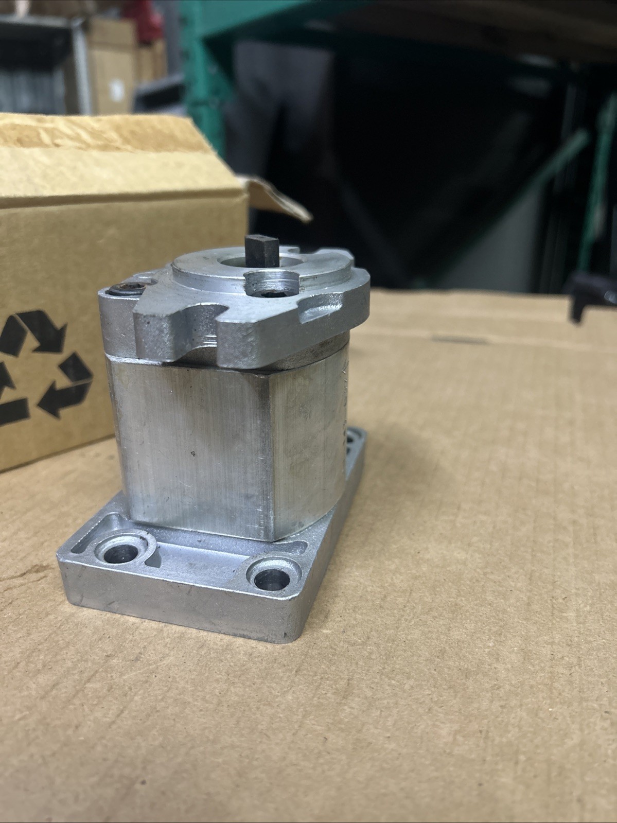 Vestil 01-143-037 Hydraulic Pump (New No Box)