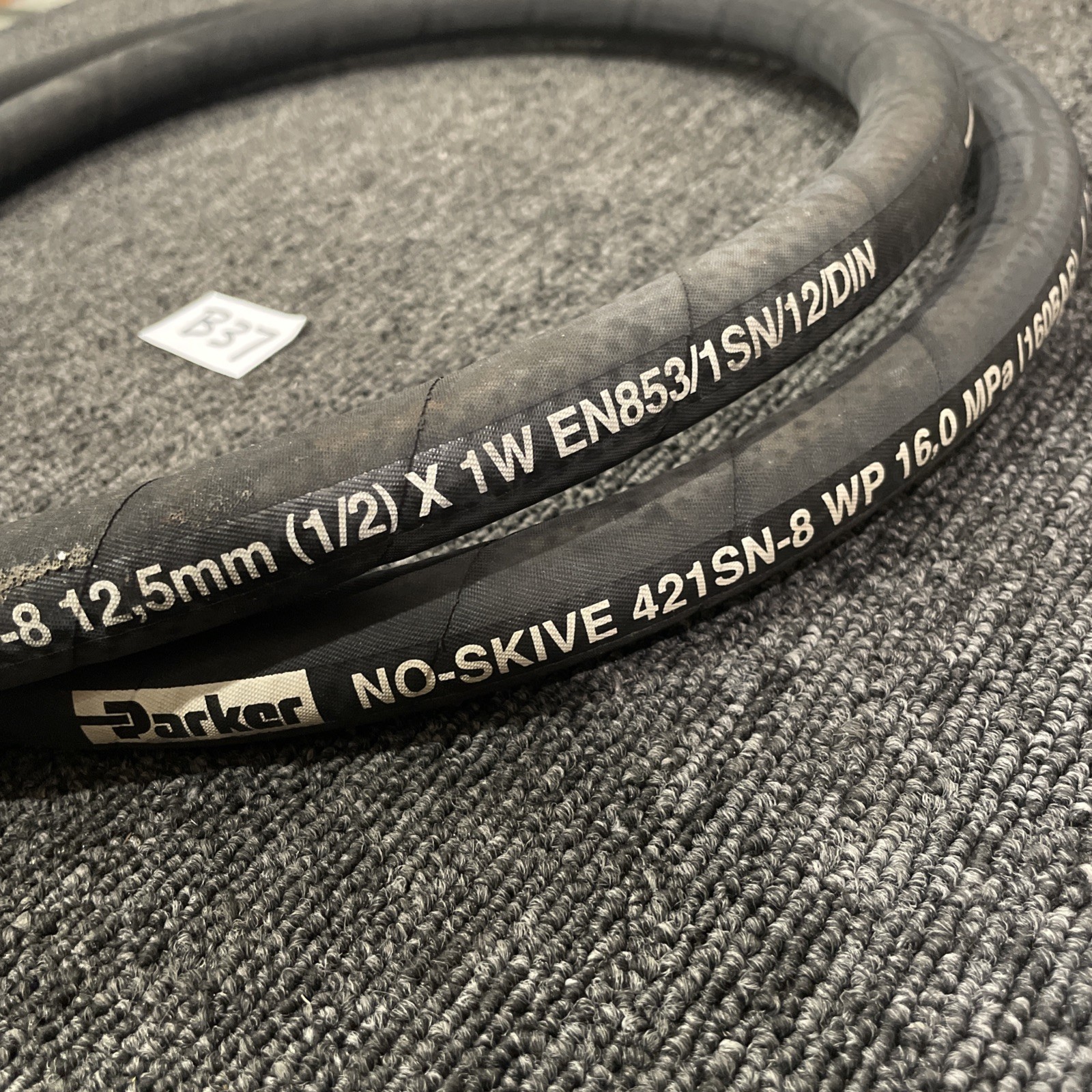 PARKER NO SKIVE 421SN-8 WP 16.0 MPa 160Bar PSII SAE100R1AT- 8 En853/1sn/12/din