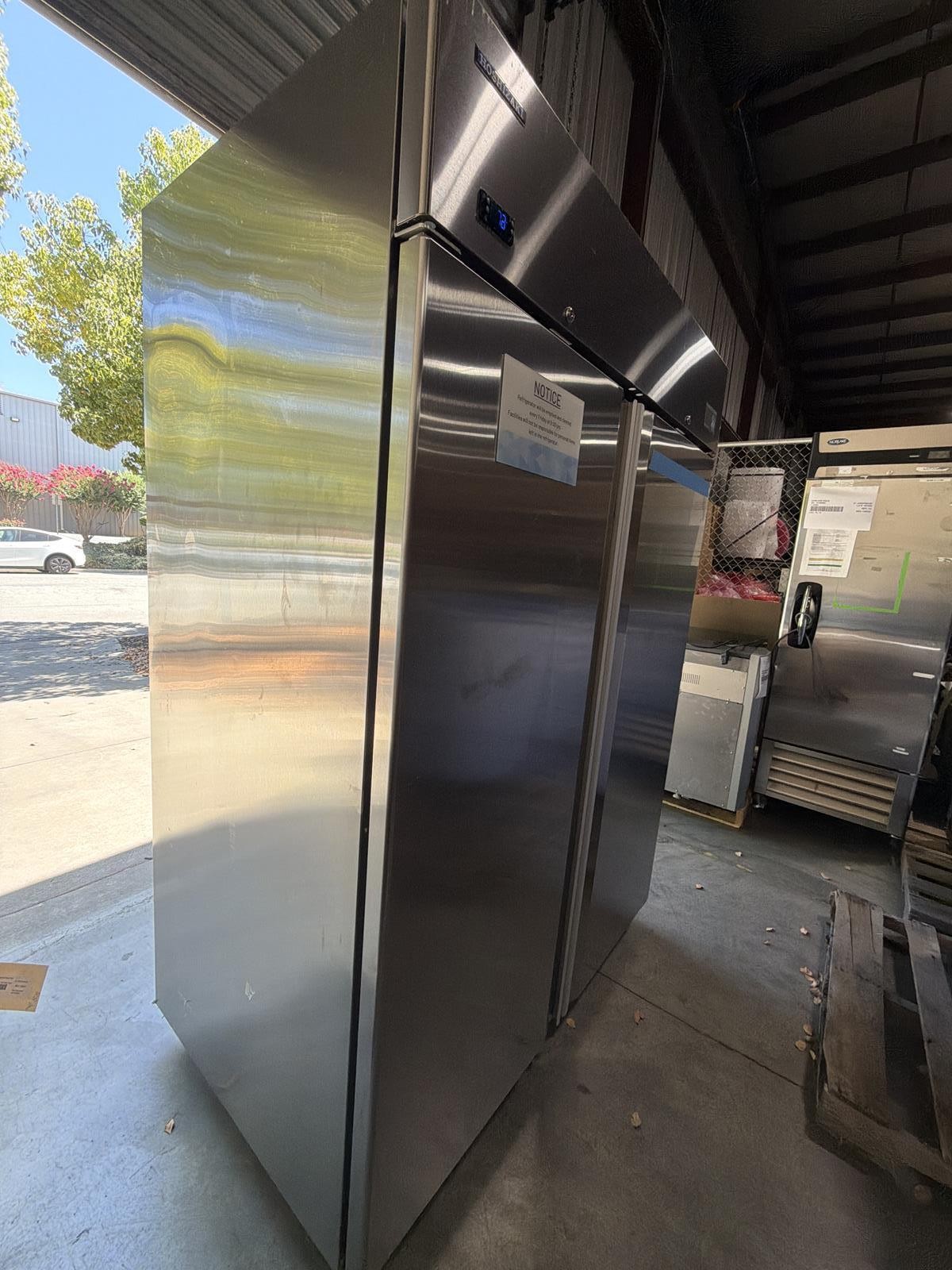 HOSHIZAKI CR2B-FS 2-SECTION, UPRIGHT, STRAINLESS DOUBLE-DOOR REFRIGERATOR