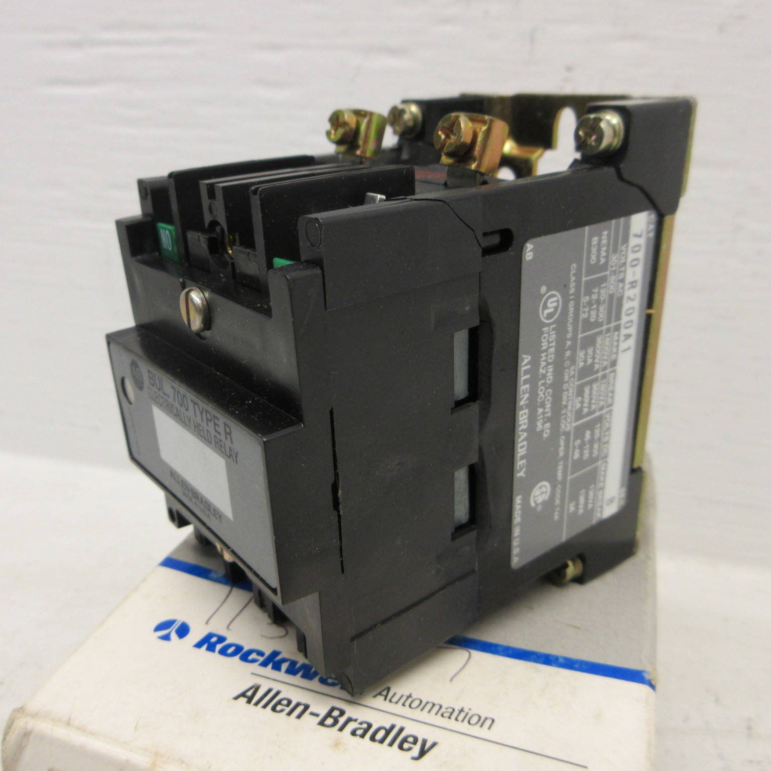 NEW Allen Bradley 700-R200A1 Ser B Electrically Held Relay Type R 2P 120VAC NIB