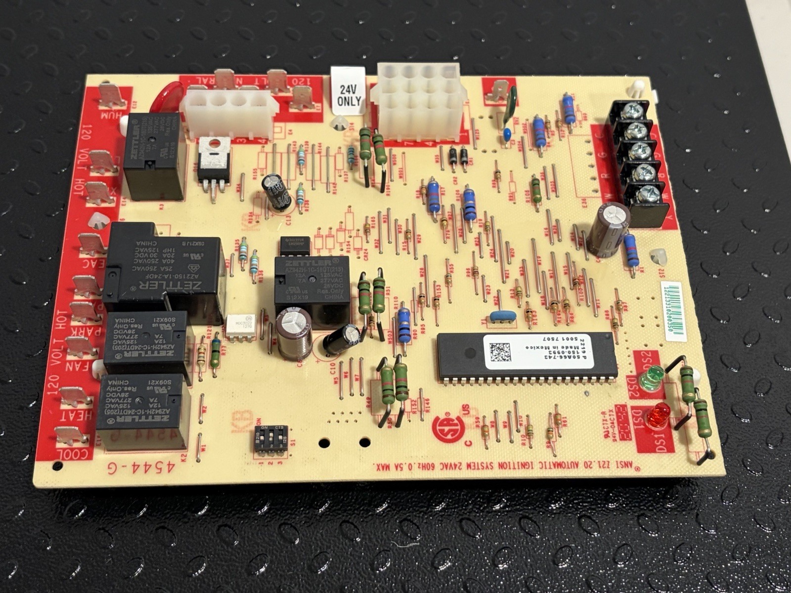 LENNOX 50A66-743 SureLight White Rodgers Control Circuit Board 150-0993