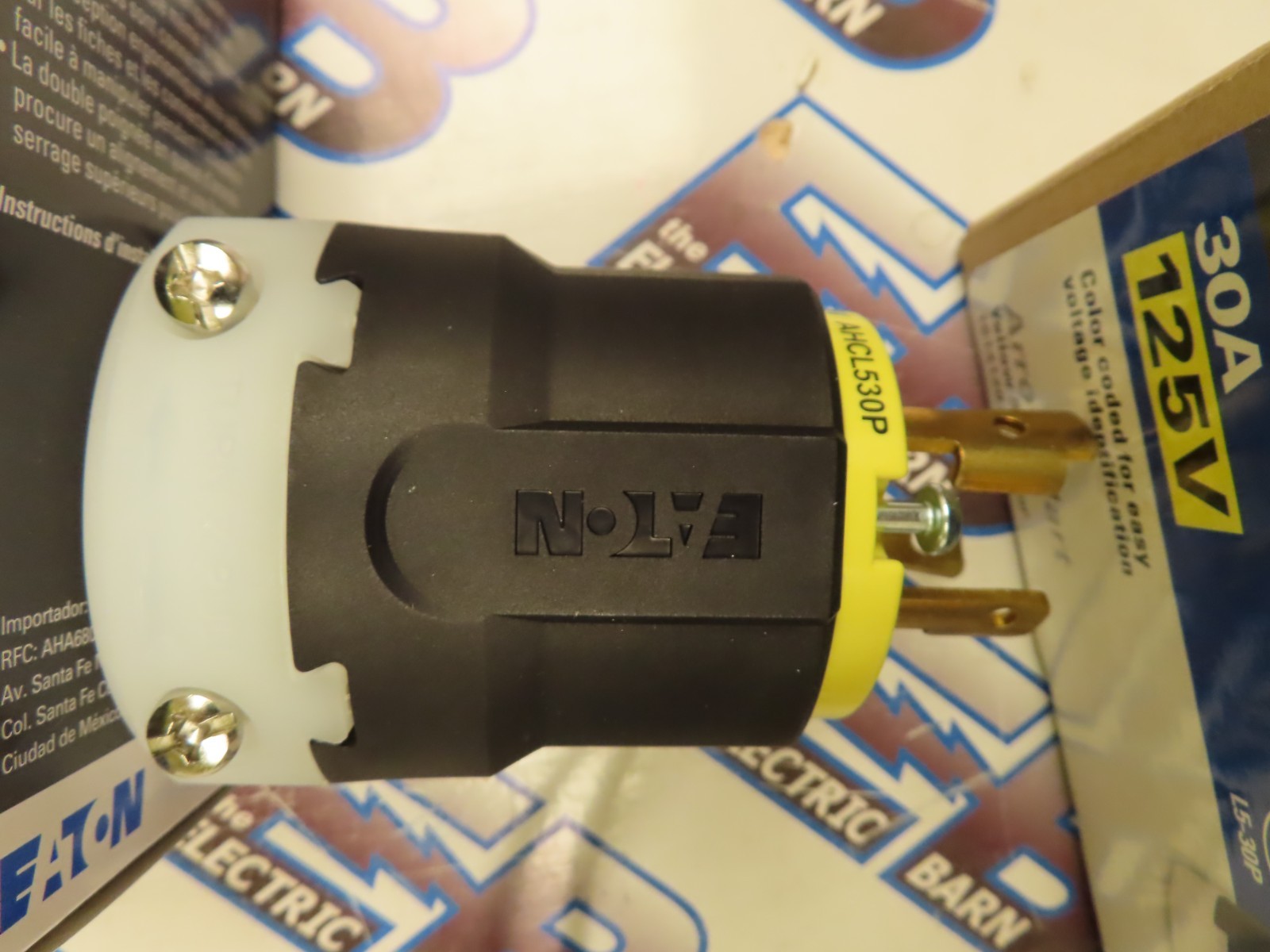 Eaton AHCL530P Plug (1) 30 Amp 125V 2P3W Twistlock Yellow L5-30P -NEW-B