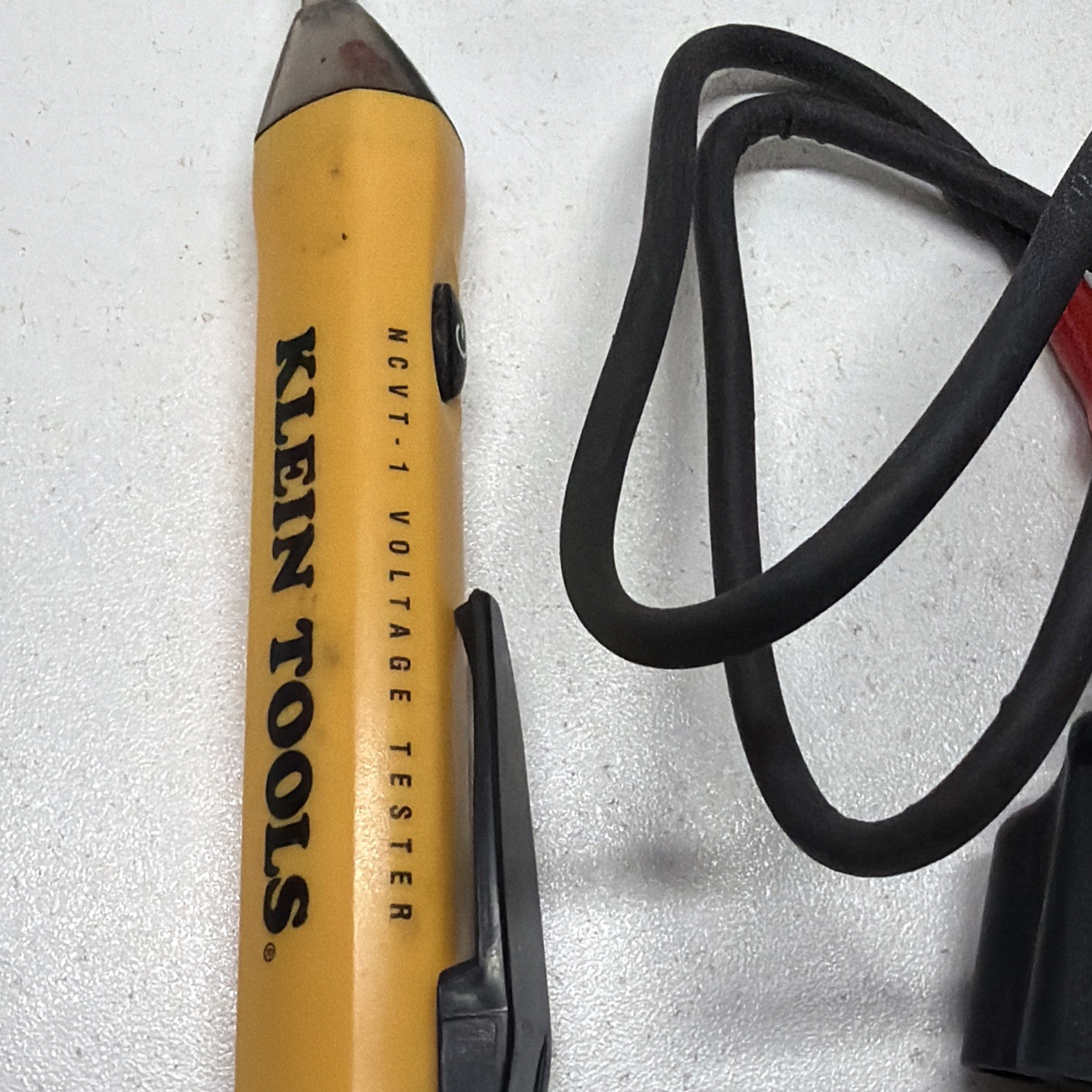 Klein Tools ET310KIT AC Circuit Breaker Finder Kit & NCVT Voltage Tester