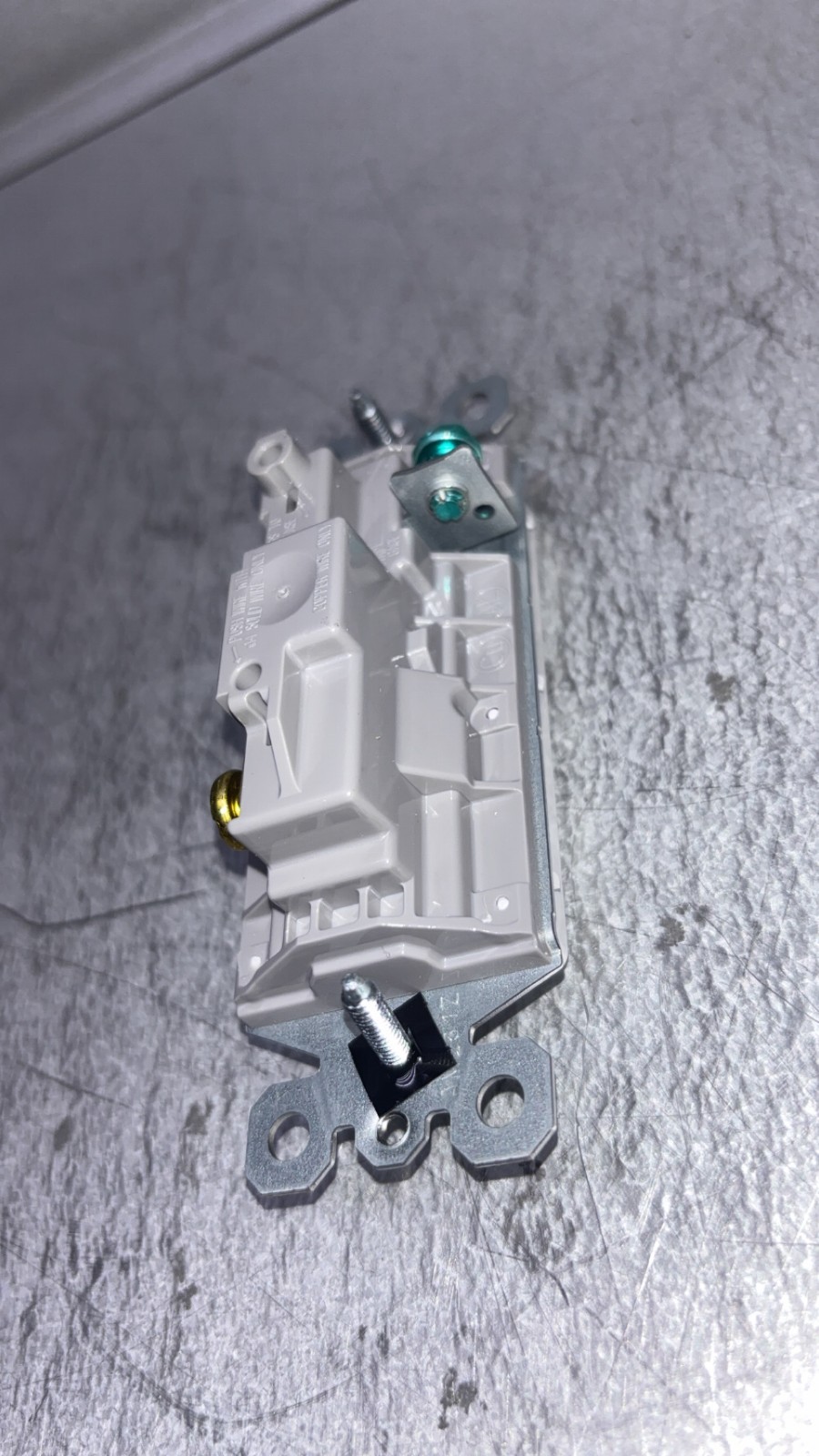 LIGHT SWITCH – Legrand TM870W Single-Pole Switch 15A 120/277V White