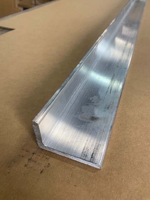 1-1/2″ x 2-1/2″ x 5″ Long x 1/4″ Thick 6061 Aluminum Angle, 1.5″ x 2.5″ x .250″