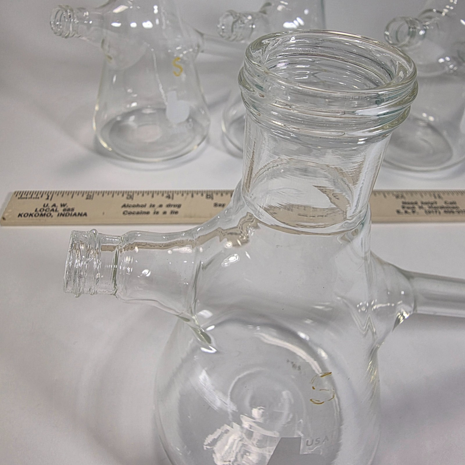 Lot of 4 Bellco 2574-14133 300mL Nephelo Culture Flasks Threaded Sidearm