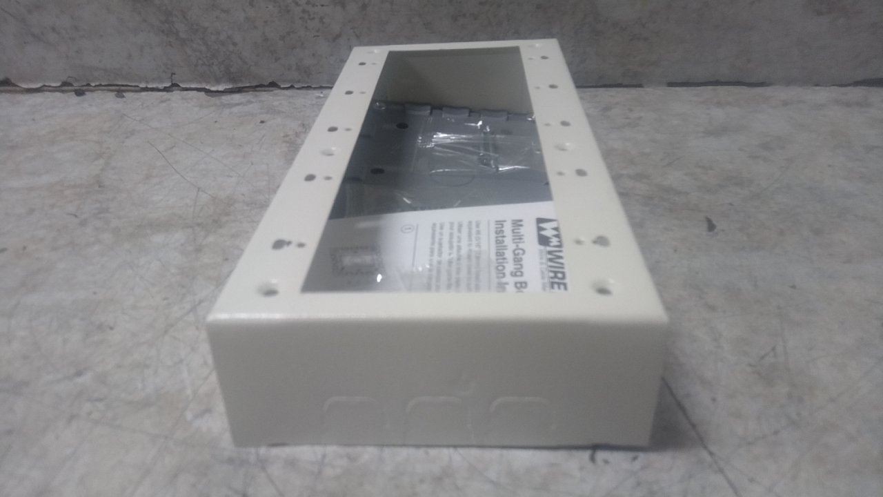 Wiremold V5748-5 5 Pk 10-1/8 In Width Steel Five Gang Box Fitting