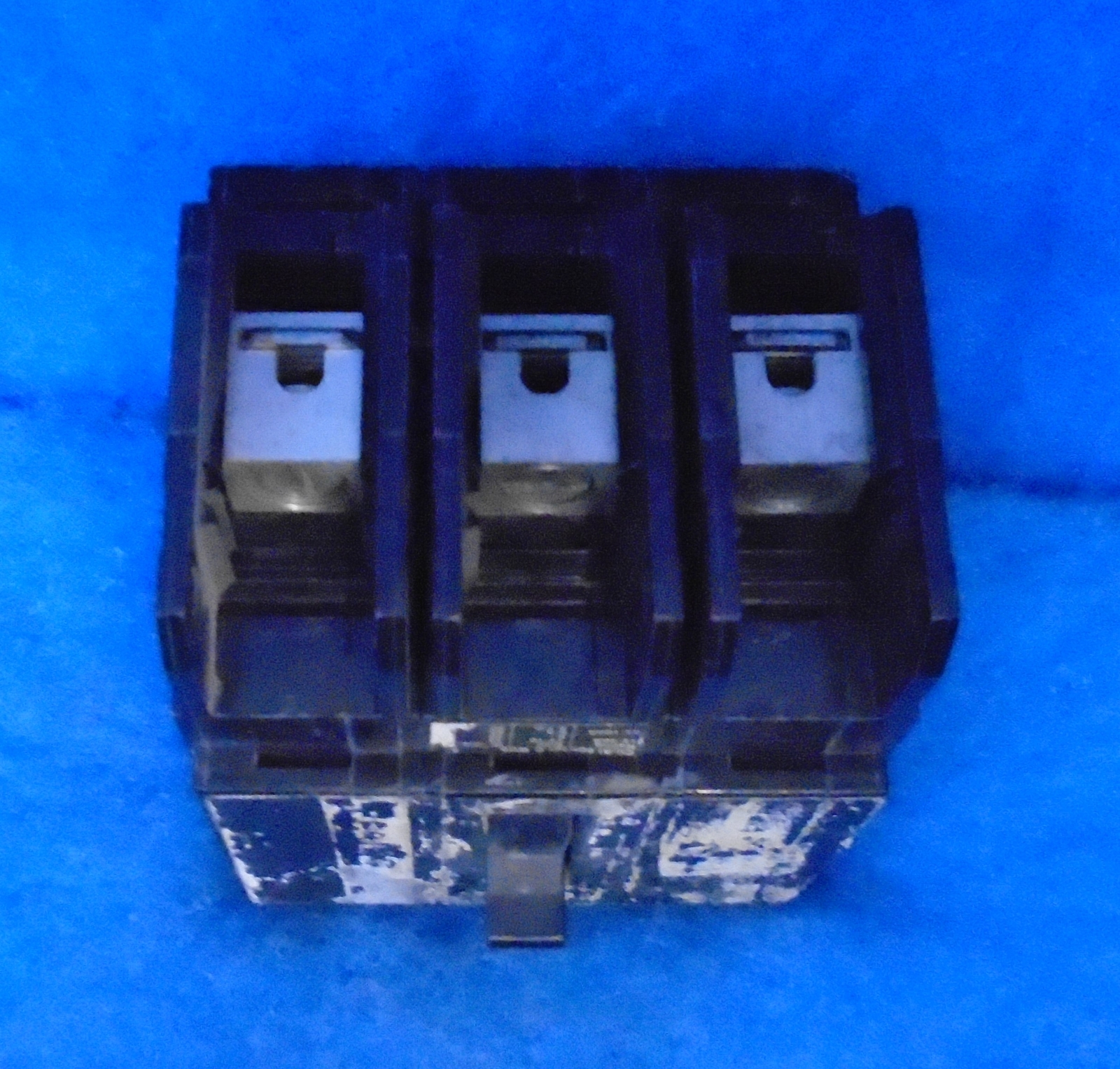 SIEMENS CIRCUIT BREAKER BQD330 30A 480Y/277V 3P***COSMETIC DAMAGE***1YR WARRANTY
