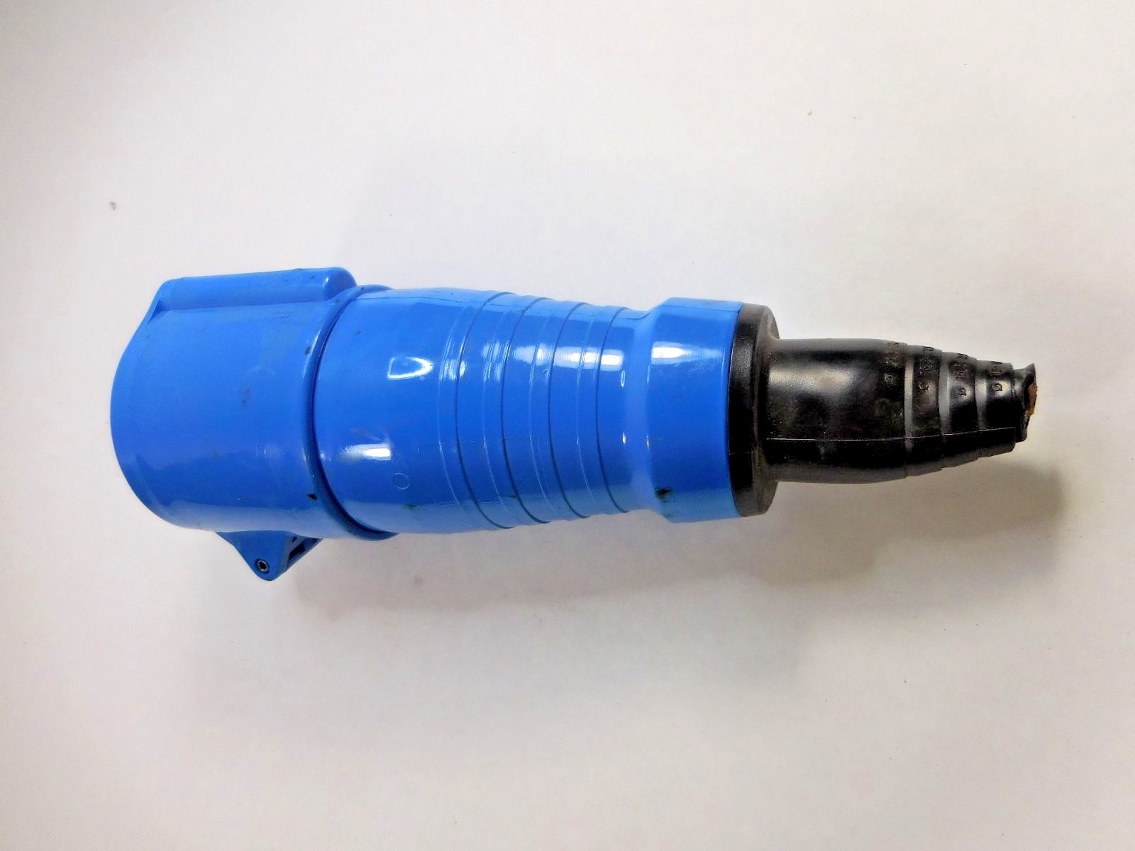 Interpower 84332201 32A-6h/200/250V 2P+ 30A/250VAC Connector (Set of 2)