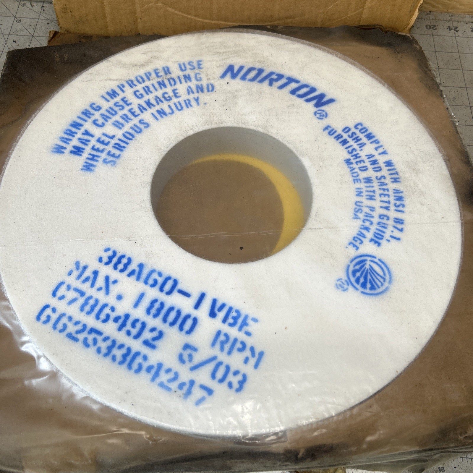Norton Abrasives 66253364247 Grinding Wheel, T1, 14X1-1/2X5, Ao, 60G, Wht