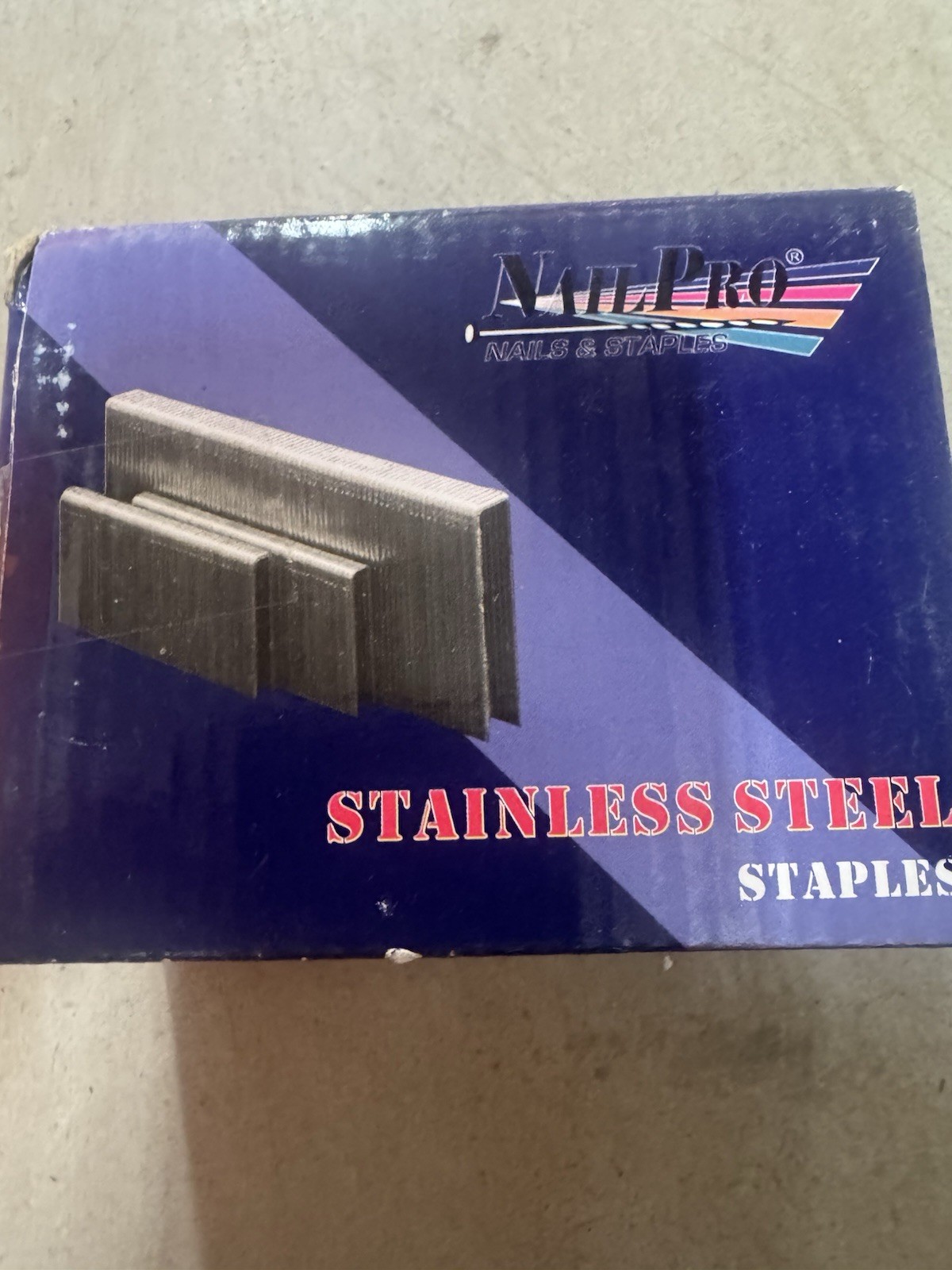 NailPro 7/16″ Crown x 1-1/4″ Leg Stainless Steel – 1,000 pcs. of Staples JAN15SS