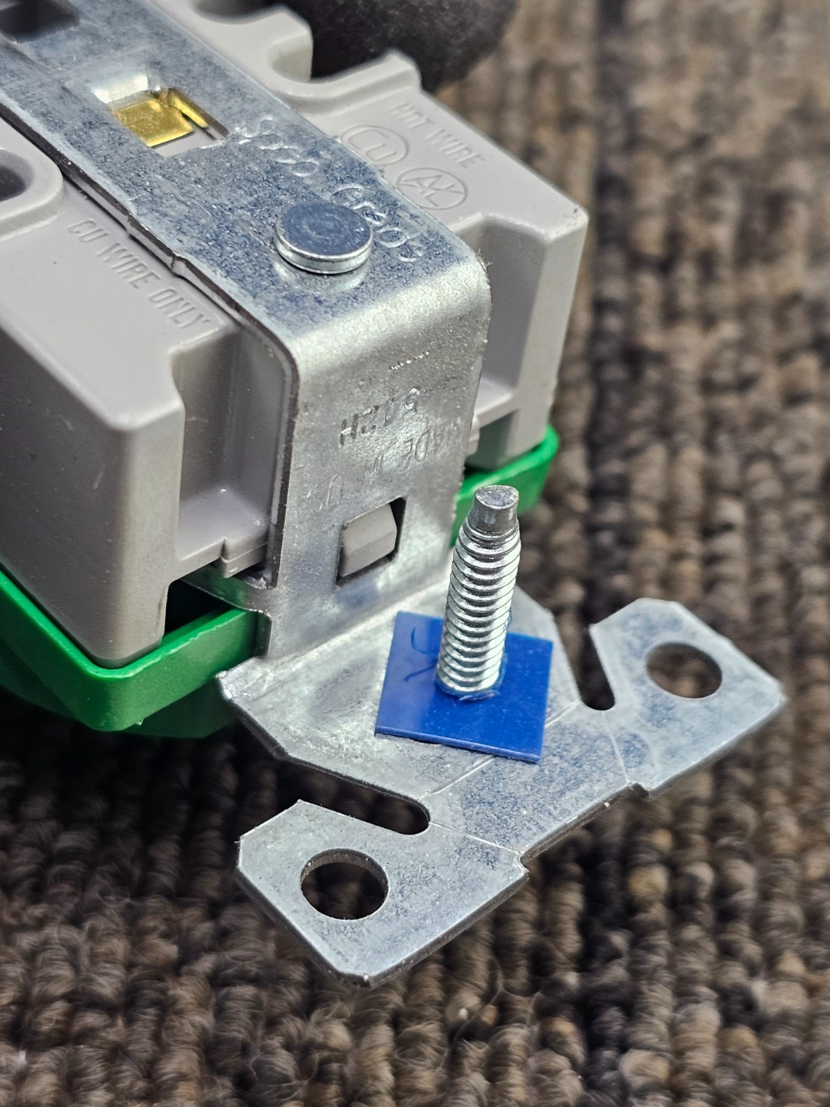 (QTY 2) Eaton 5262CHGN: 15A Half Control Duplex Receptacle 5-15R 2P 3W Green