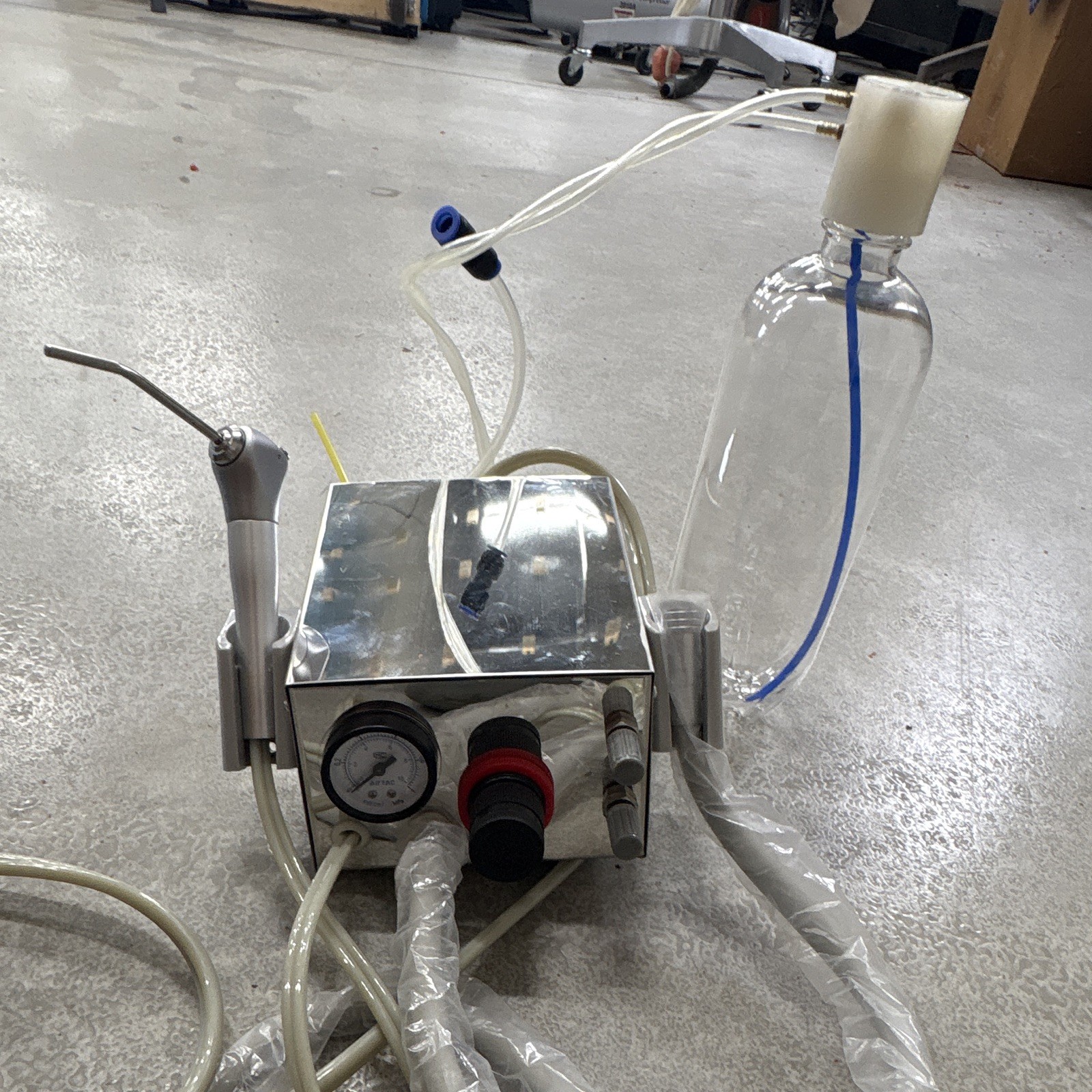 John Bunn VacuTec 800 EV2 Portable Surgical Suction Pump & portable dental unit