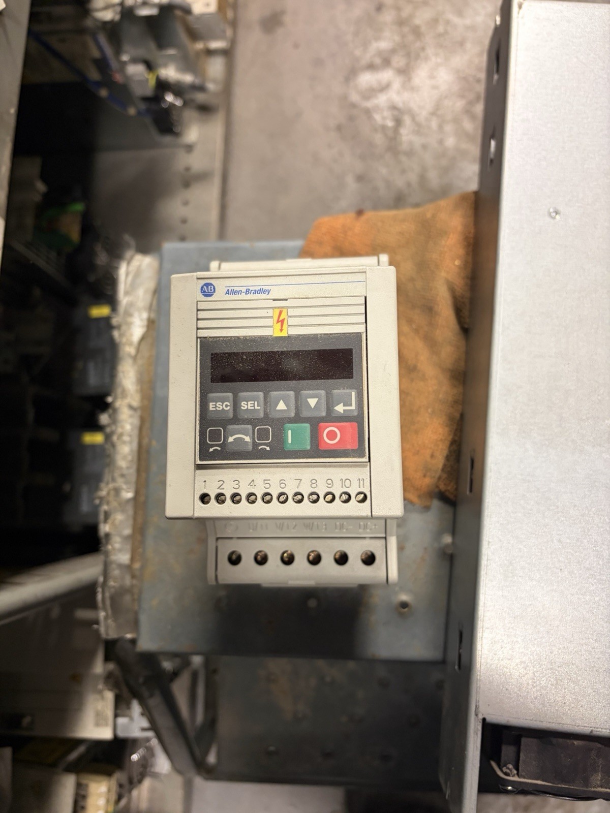 Allen Bradley 160-BA03NSF1P1 AC Drive Series C USED