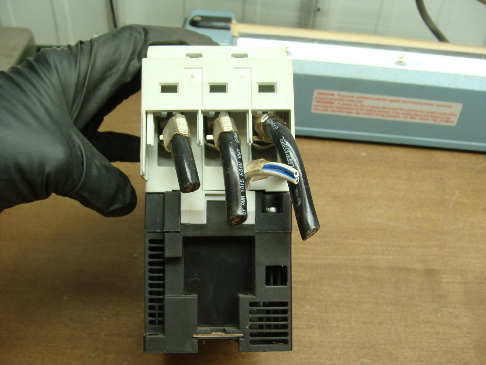 SIEMENS POWER CONTACTOR 3RT1045-3BB40 W/SURGE SUPPRESSOR SIEMENS 3RT1926-1BB00
