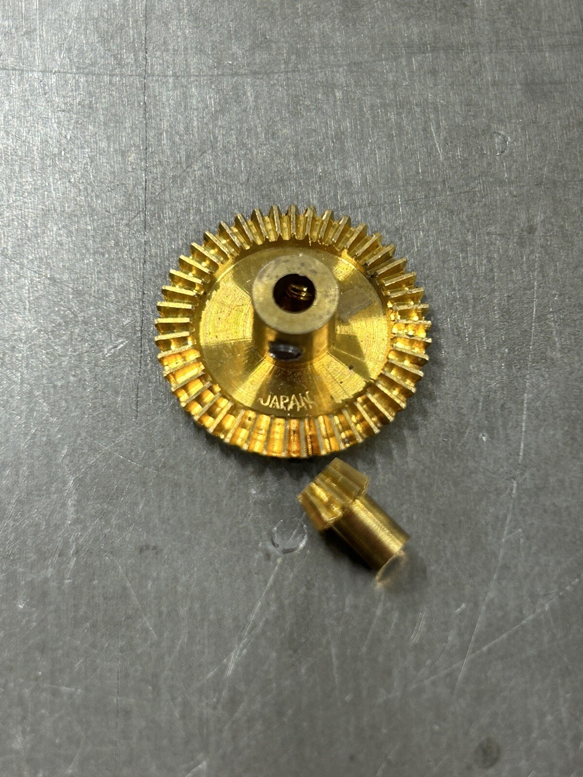 QTY 1 TRADESHIP BRASS 90 DEGREE BEVEL GEAR SET 45/10 TEETH 4.5:1 RATIO SLOT CAR