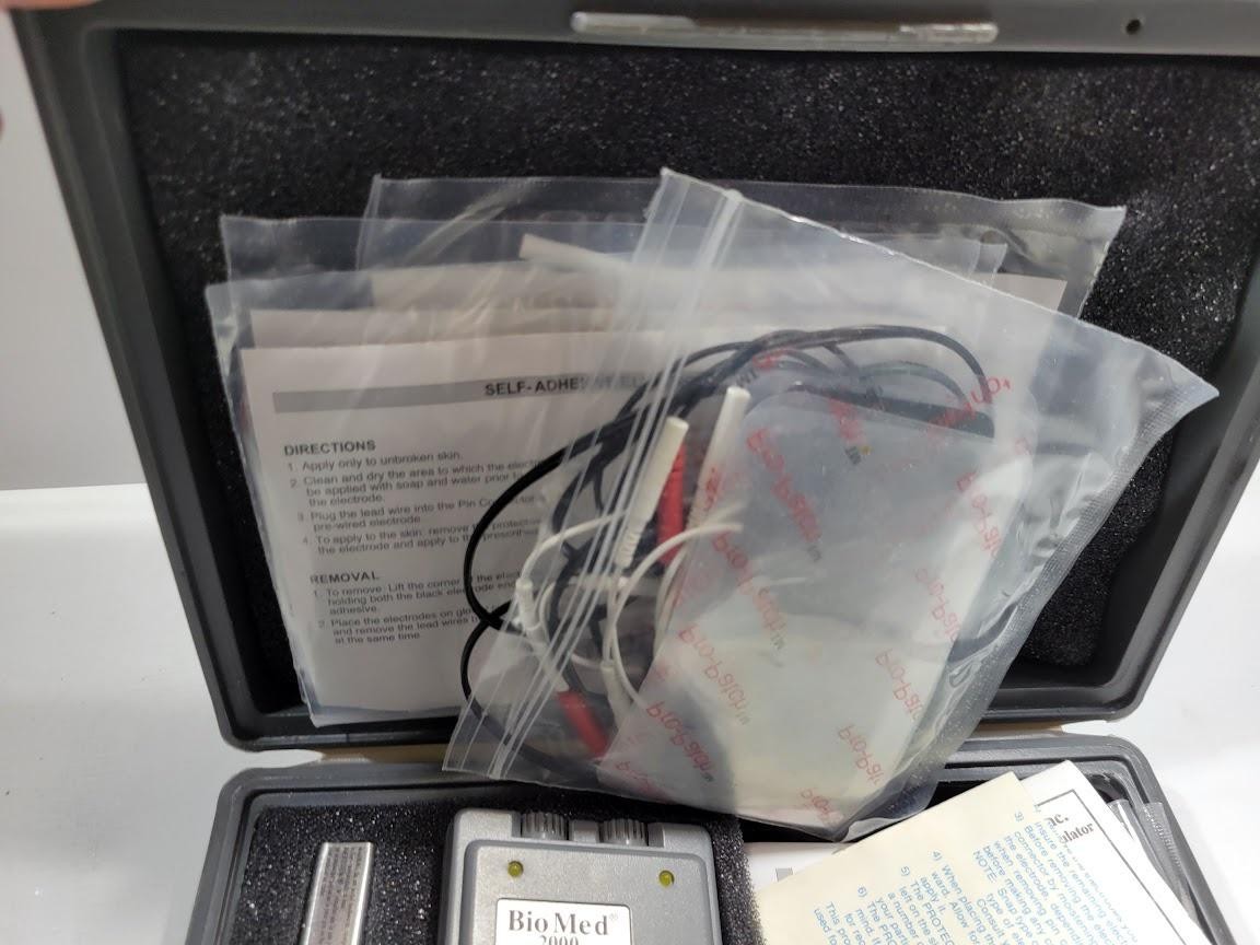 BioMedical Life Systems BioMed 2000 TENS Unit Stimulator Kit W Case Electrodes
