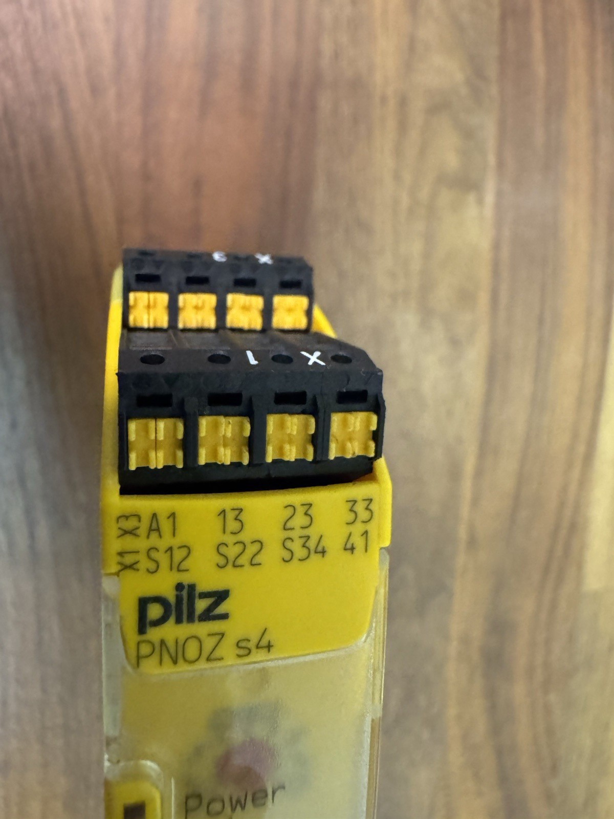 New OEM PILZ Safety Relay 751104 PNOZ S4 C 24VDC 3N/O 1N/C Germany NextDay Air