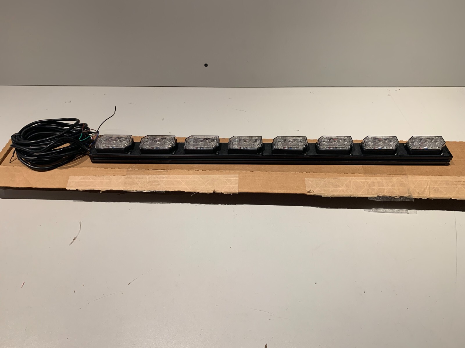 SoundOff Signal UltraLite 8 Exterior Warning Bar, 8 Module LED Amber