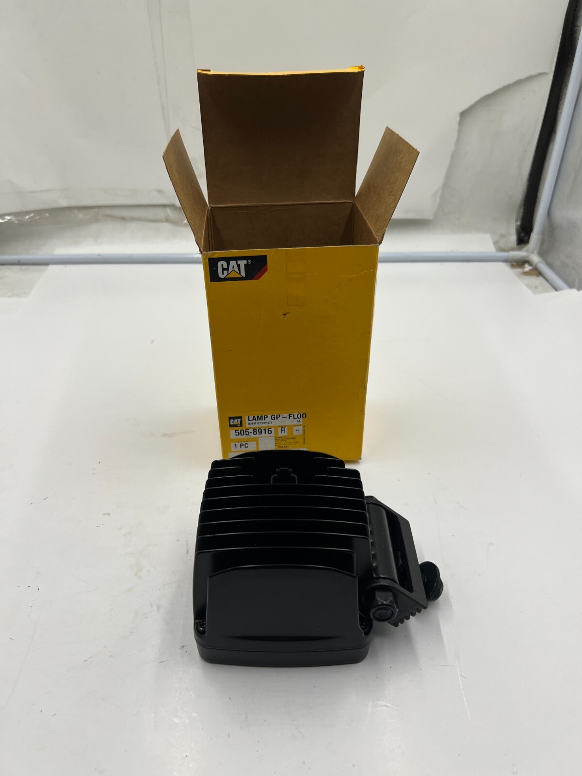 Caterpillar 505-8916 24Volt White LED Flood Lamp 2100 lumens 9-32V For Excavator