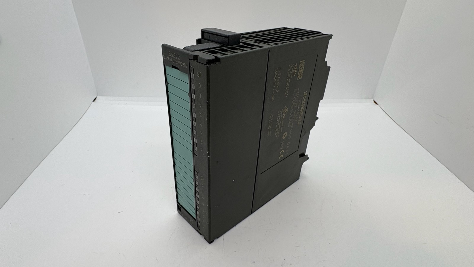 Siemens 6ES7322-1FH00-0AA0 SIMATIC S7-300 SM322 16DO 120/230VAC 1A Output Module