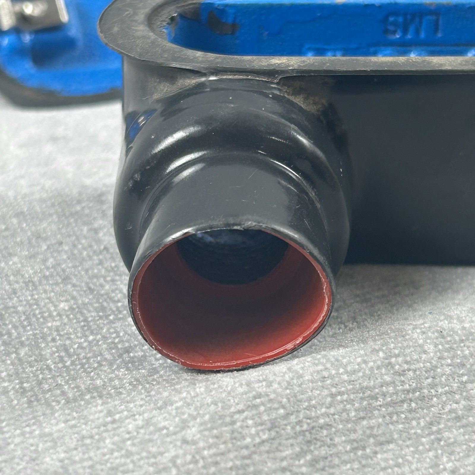 Thomas & Betts 3/4″ Ocal LR Condulet PVC Coated Conduit Body & Cover