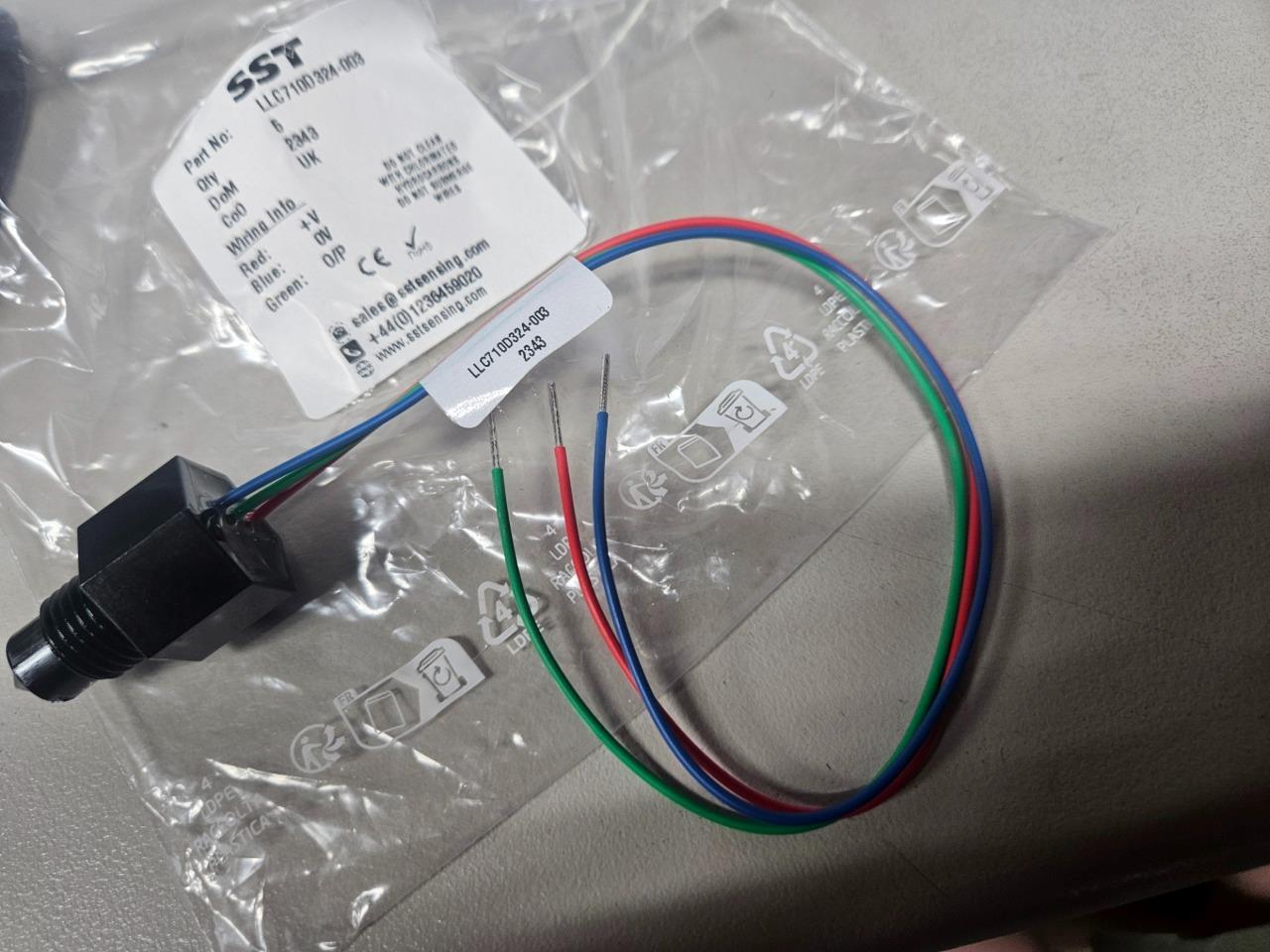 New SST LLC710D324-003 Liquid Level Sensor 1/4″ NPT / 8-30V DC / NPN
