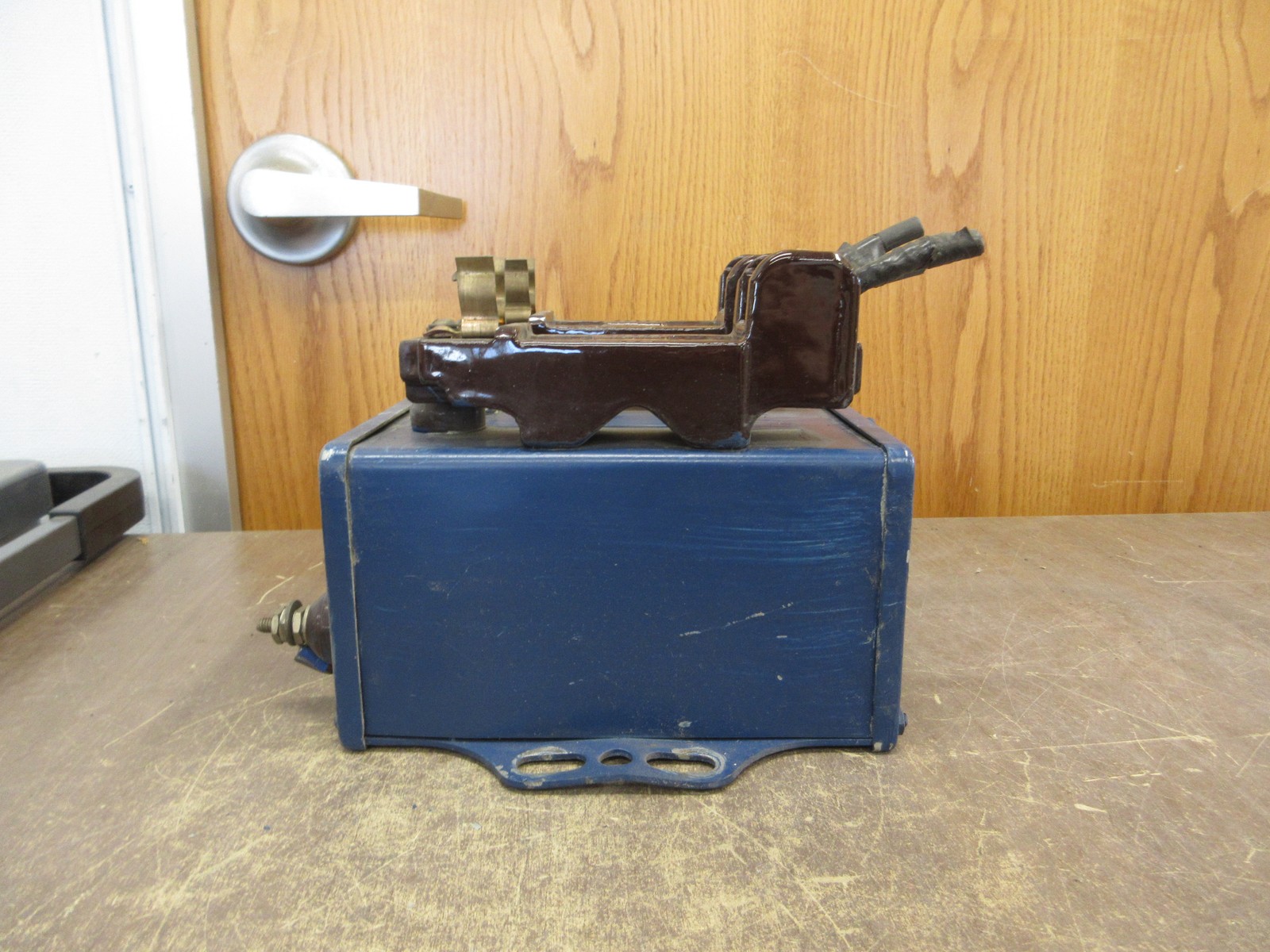 GE Type E-22 Potential Transformer 3109113 50VA Pri: 2.2kV Sec: 110V 60Hz Used