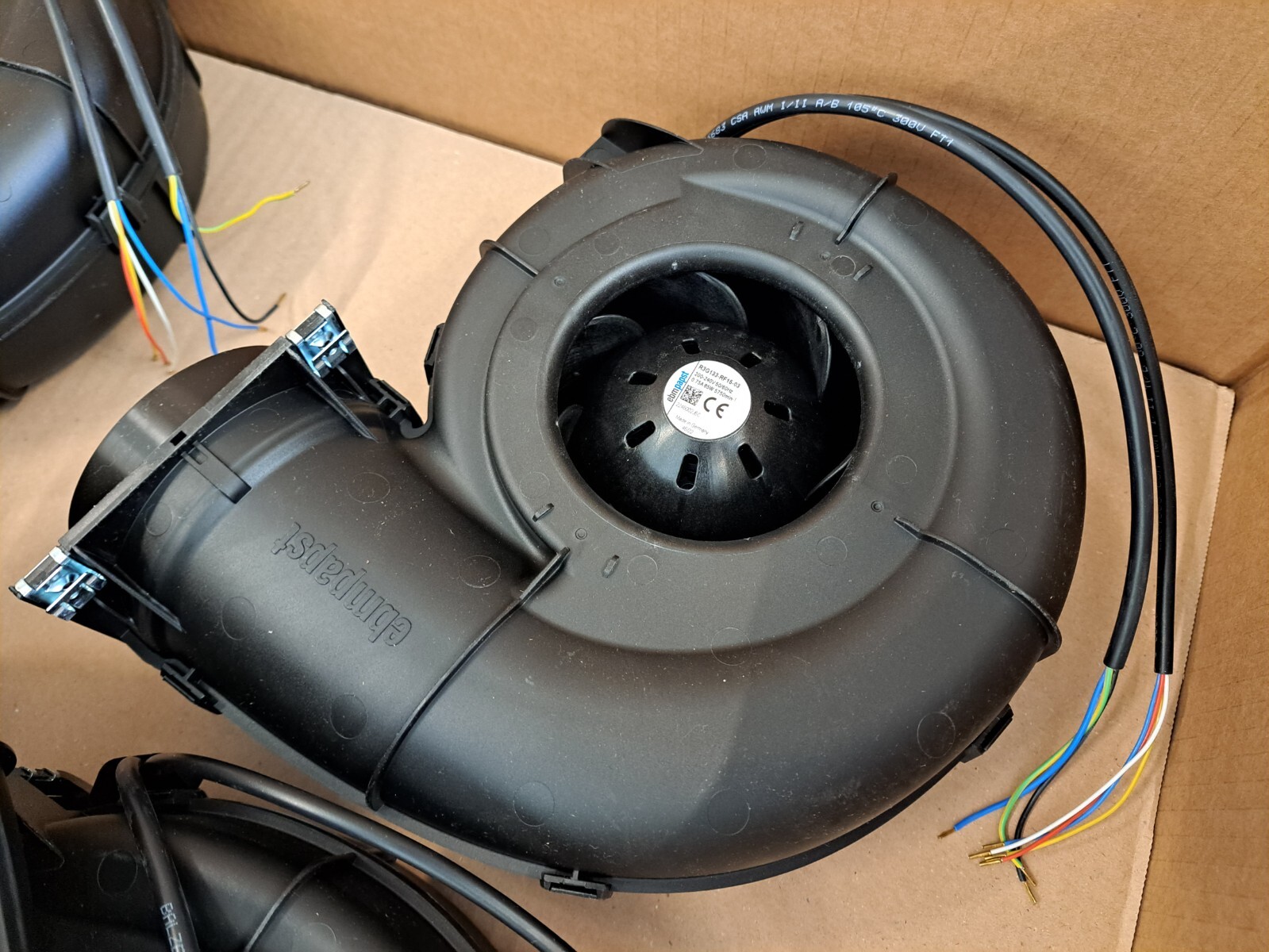 G3G 133-RF15-03 Centrifugal Fan EC 200/240V 50/60HZ 5750 RPM 85W 1.1kg