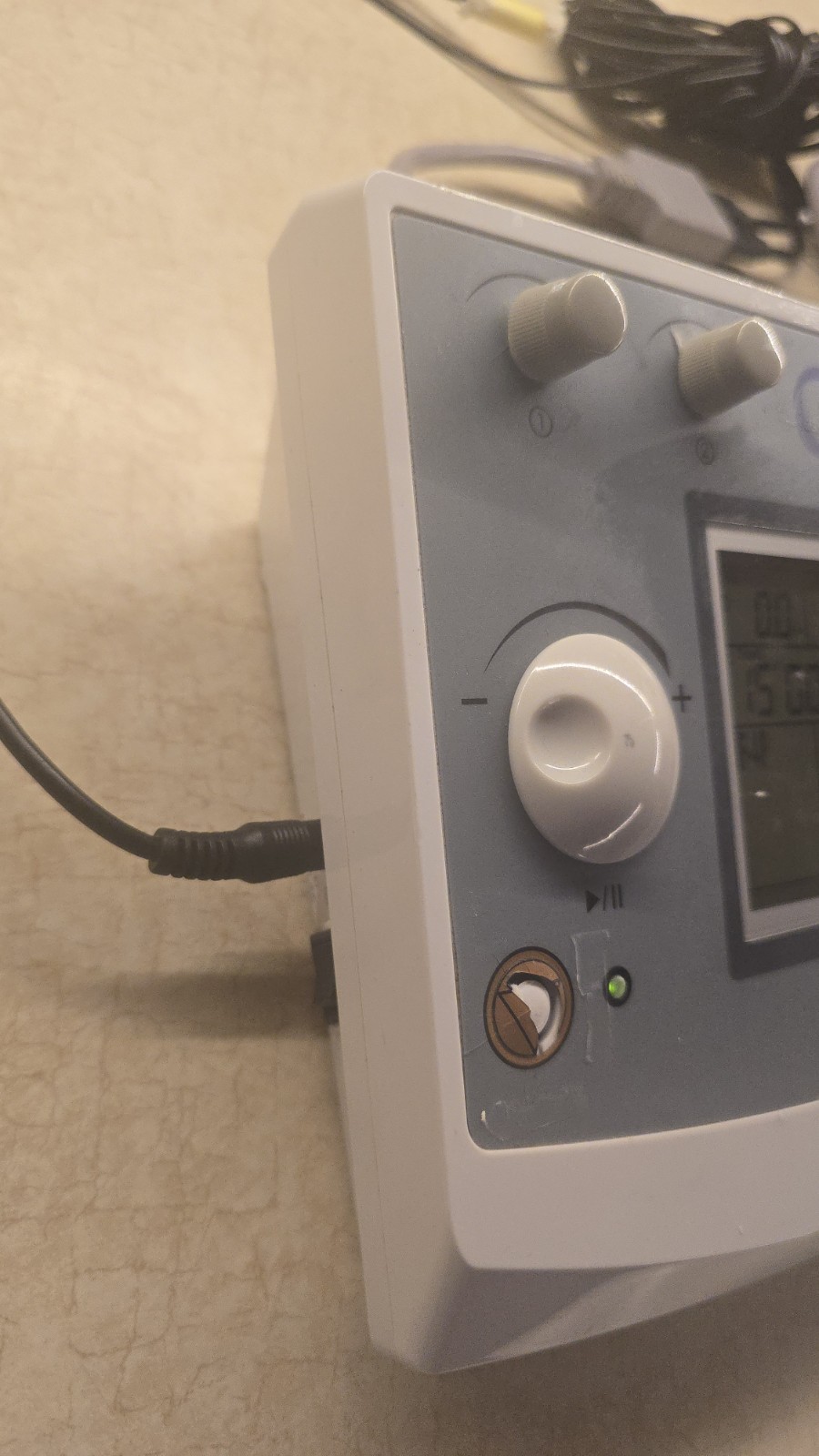 Roscoe Medical Quattro 2.5 Professional Electrotherapy Device