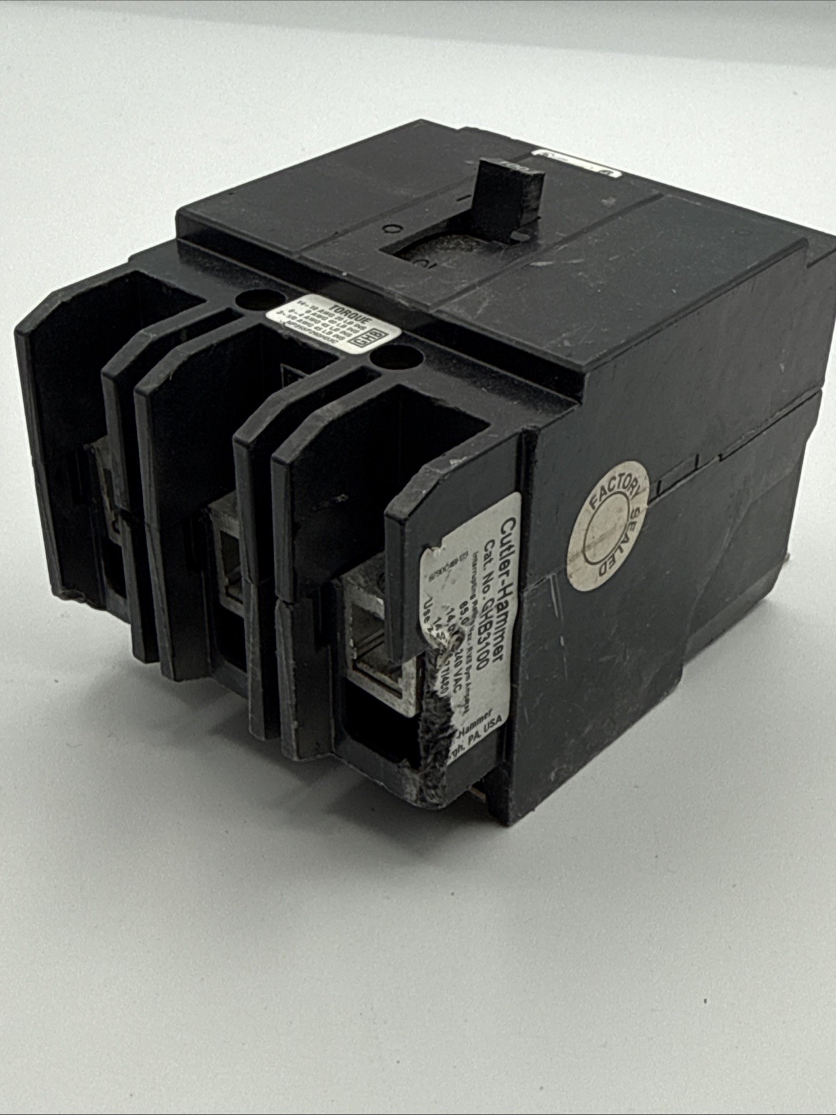 Eaton Cutler-Hammer GHB3100 100A Circuit Breaker No Lugs Chipped Right Bottom