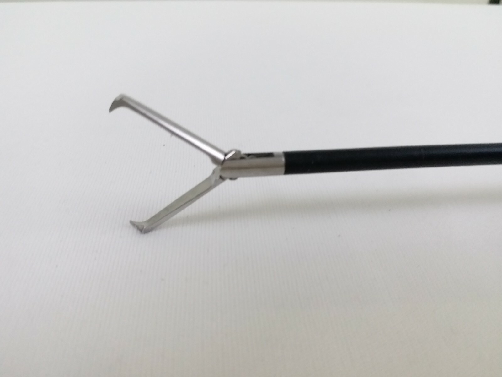 Tenaculam Grasping Forcep Insert 5mmx330mm Laparoscopic Surgical Instruments