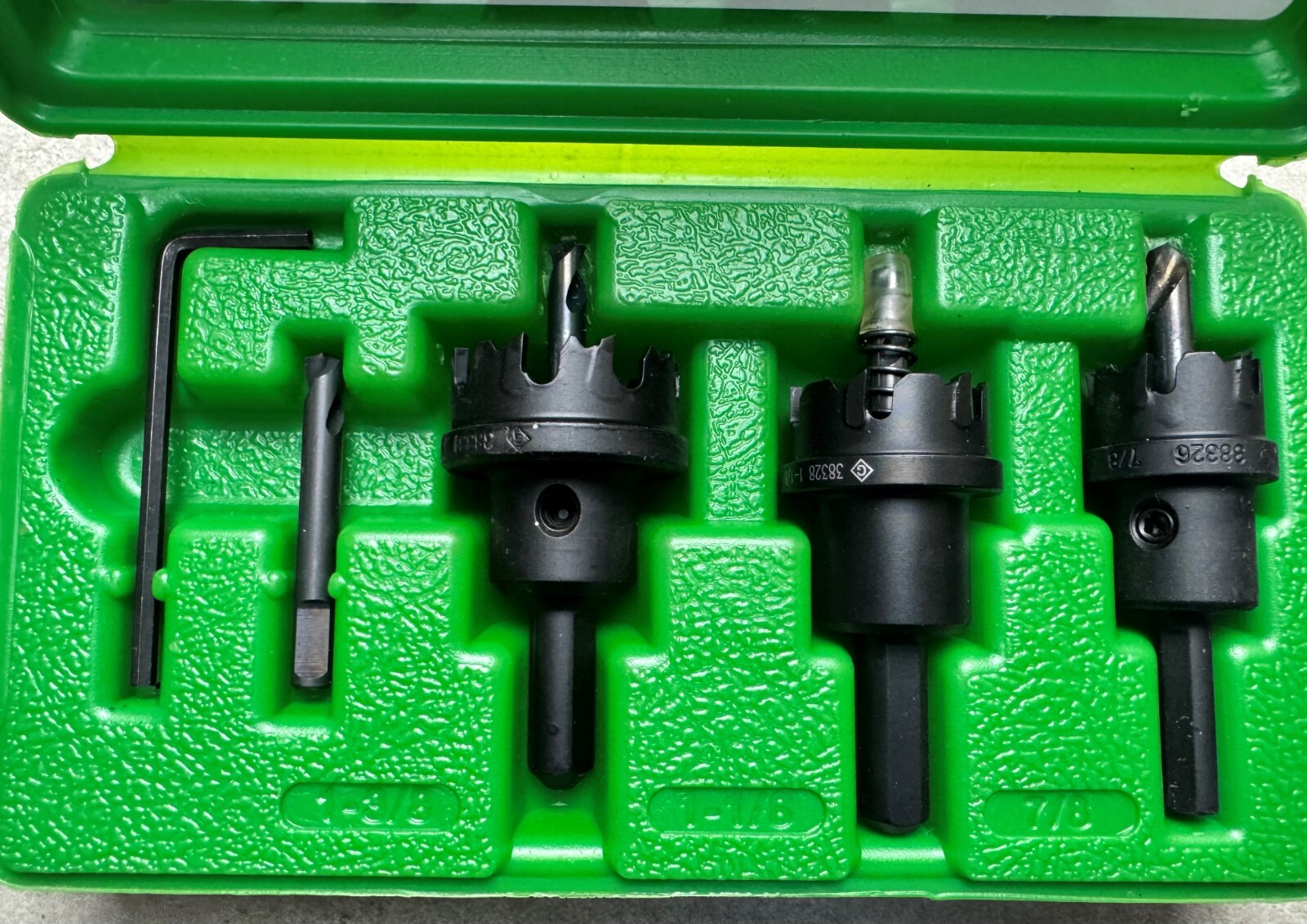 Greenlee 635 7/8″, 1-1/8″, 1-3/8″ Cutterheads; Pilot Drill, Hex Key and Case