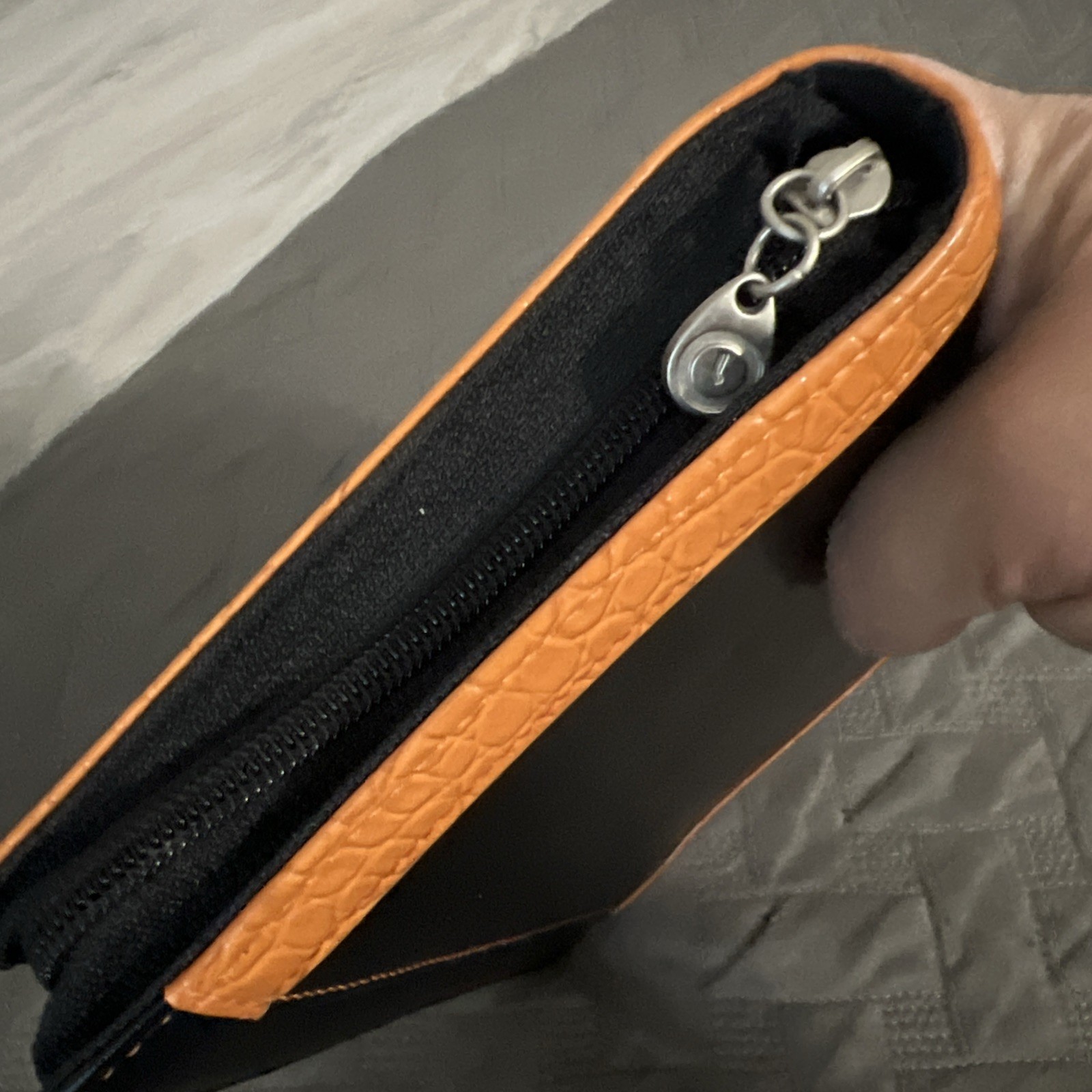 Franklin Covey 365 Classic 6-Ring Binder Organizer Black Orange Crocodile Zip